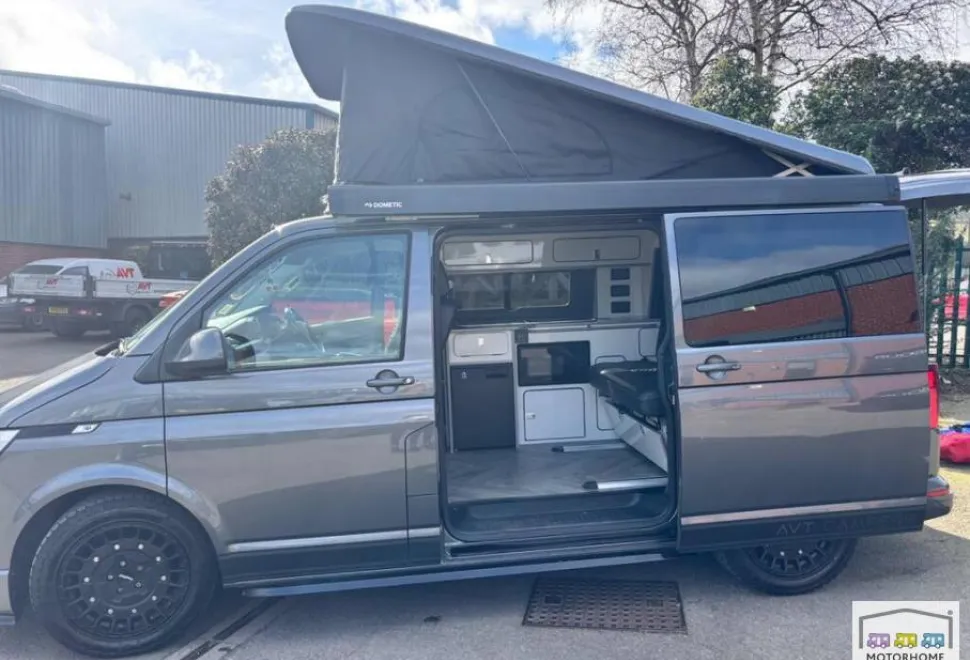 Volkswagen T6.1 Transporter Highline AVT Campers 2023
