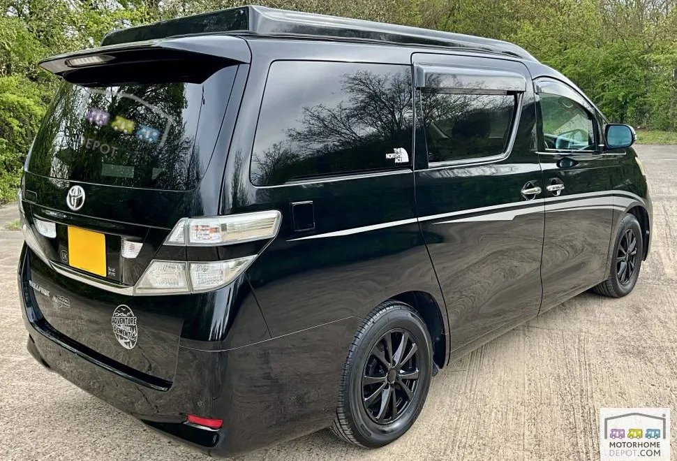 Toyota Vellfire   2010