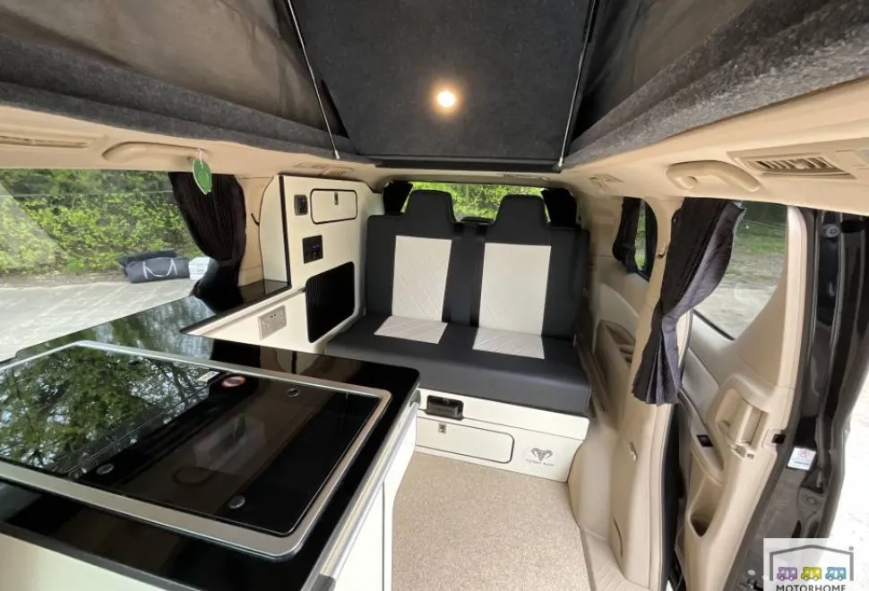 Toyota Vellfire   2010