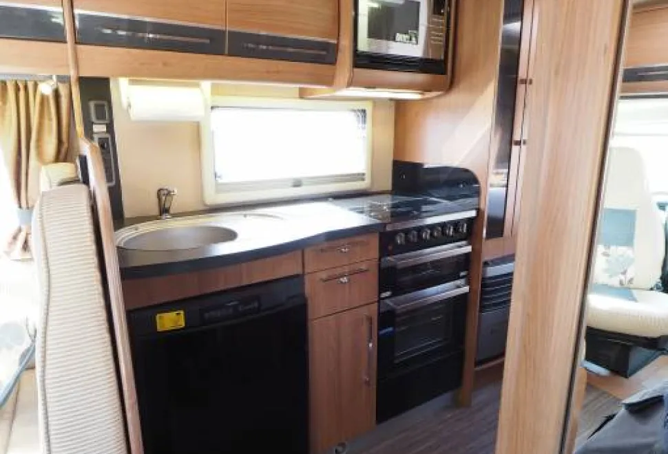 Auto-Trail Tracker Rb Lo-Line 2014