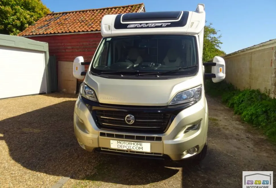 Swift Escape 604 Champagne 2018