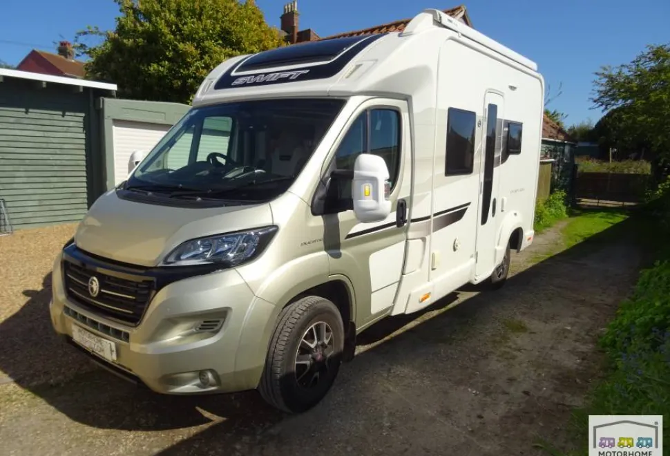 Swift Escape 604 Champagne 2018