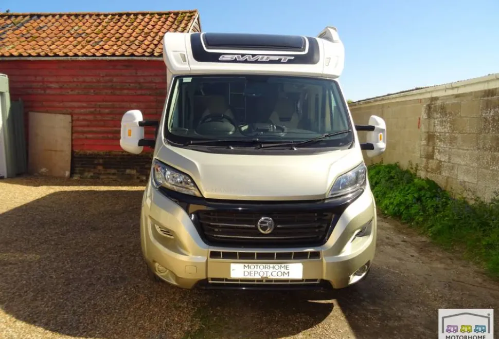 Swift Escape 604 Champagne 2018