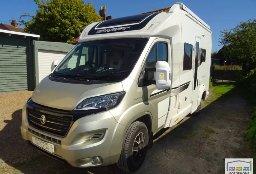 Swift Escape 604 Champagne 2018