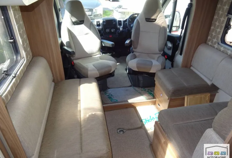Swift Escape 604 Champagne 2018