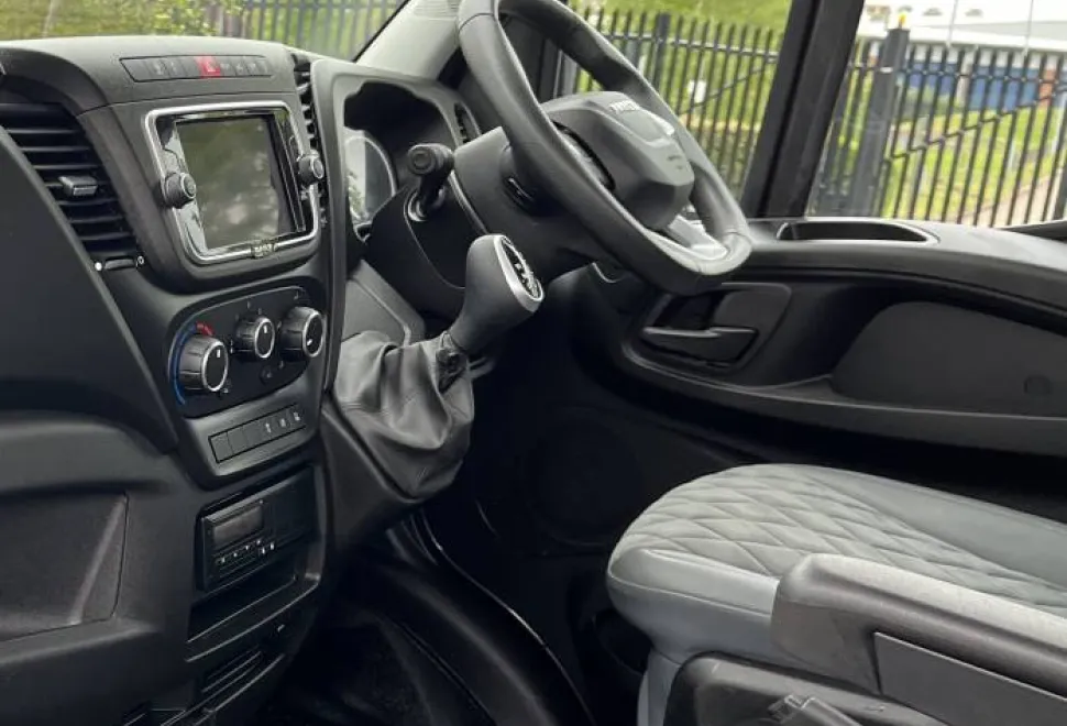 Iveco Daily Hi-Matic Race van 2023