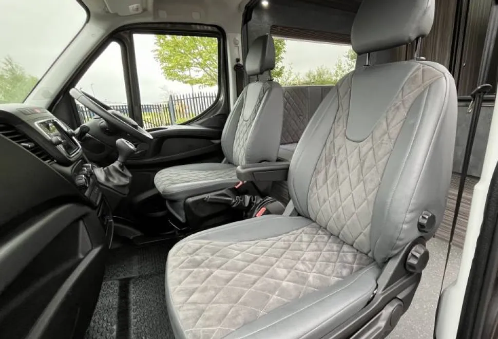 Iveco Daily Hi-Matic Race van 2023