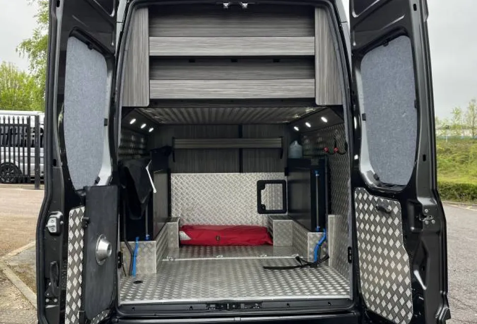 Iveco Daily Hi-Matic Race van 2023