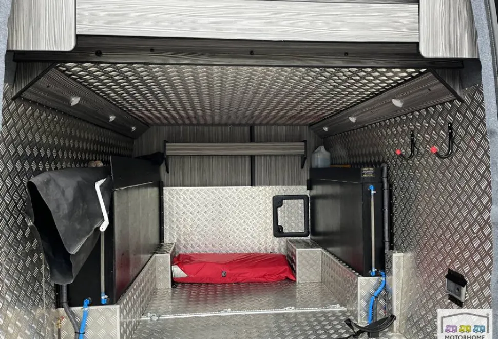 Iveco Daily Hi-Matic Race van 2023
