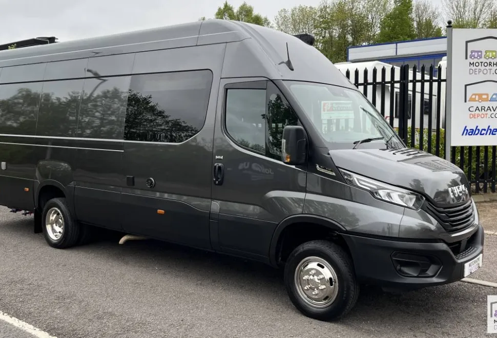 Iveco Daily Hi-Matic Race van 2023