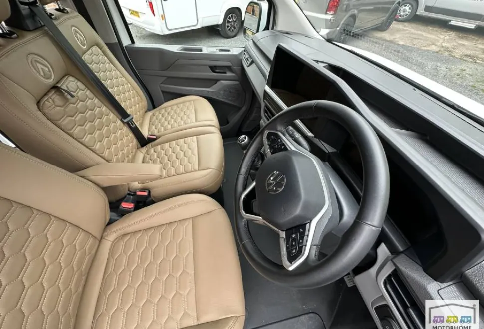 Volkswagen T7  2025