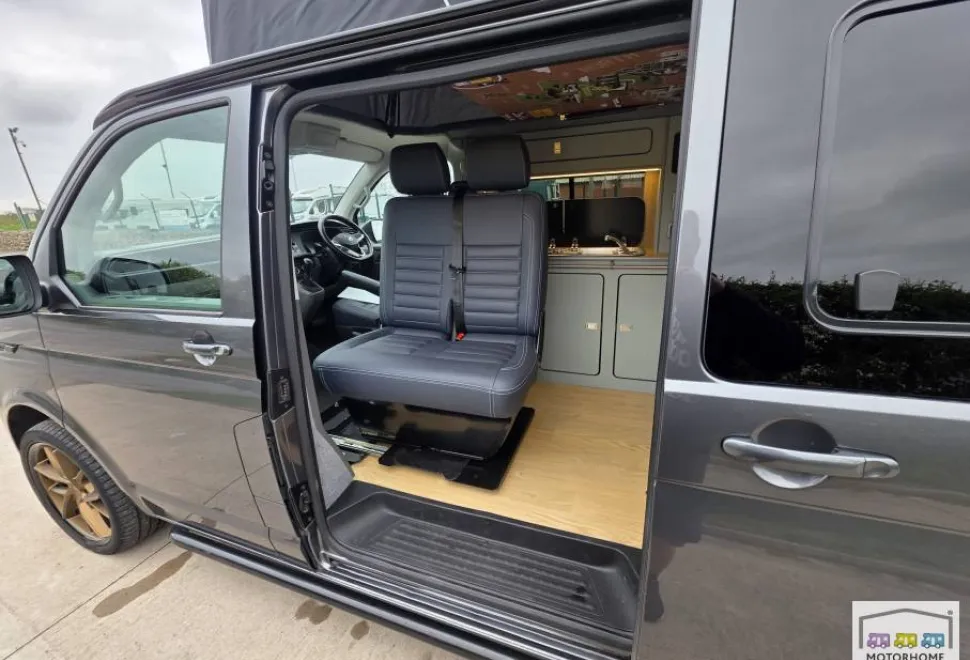 Volkswagen T6.1 Highline 2021