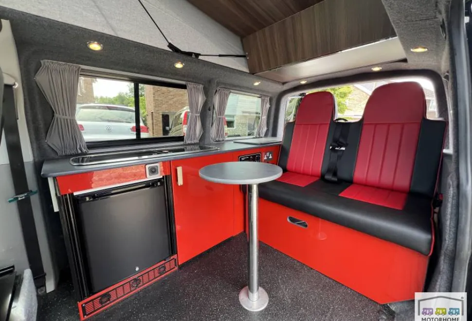 Volkswagen Transporter  2010