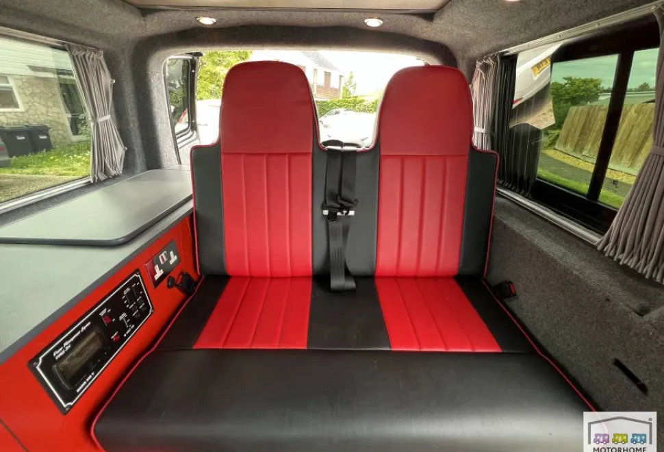 Volkswagen Transporter  2010