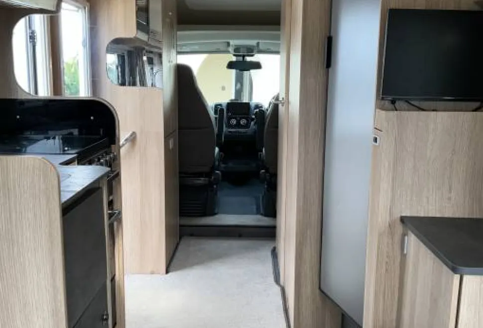 Auto-Trail Tracker  2023