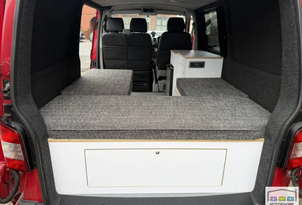 Volkswagen T5 Camper  2010