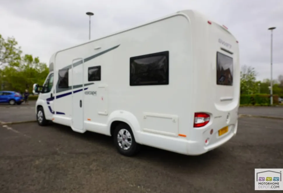 Swift Escape 674 2017