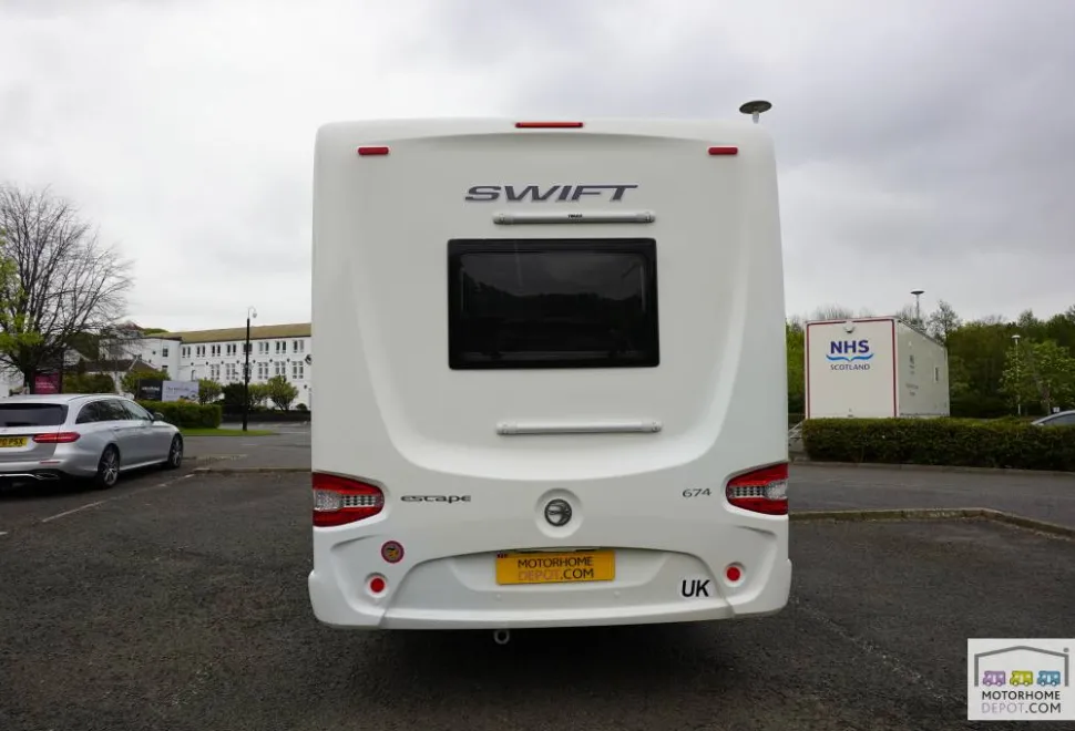 Swift Escape 674 2017