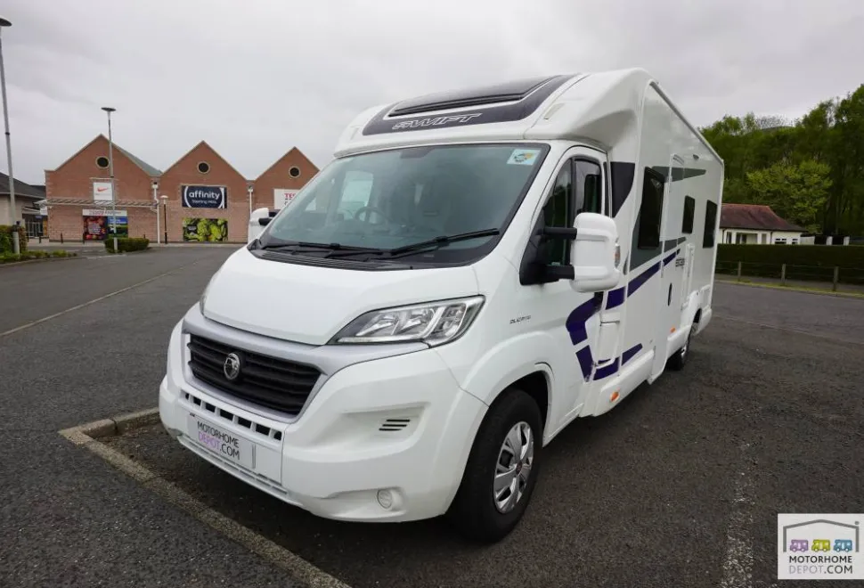 Swift Escape 674 2017