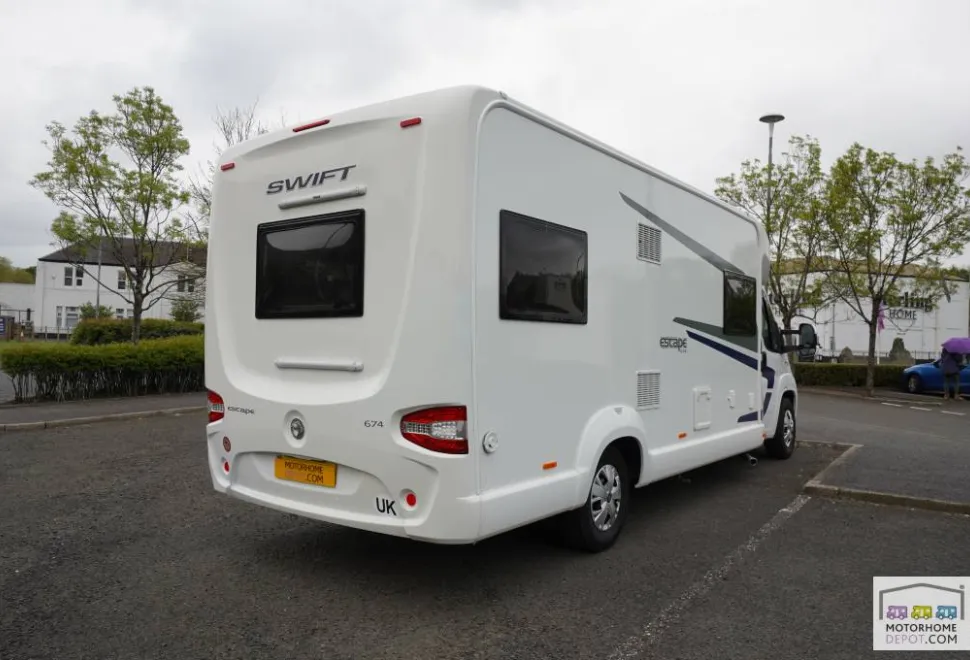 Swift Escape 674 2017