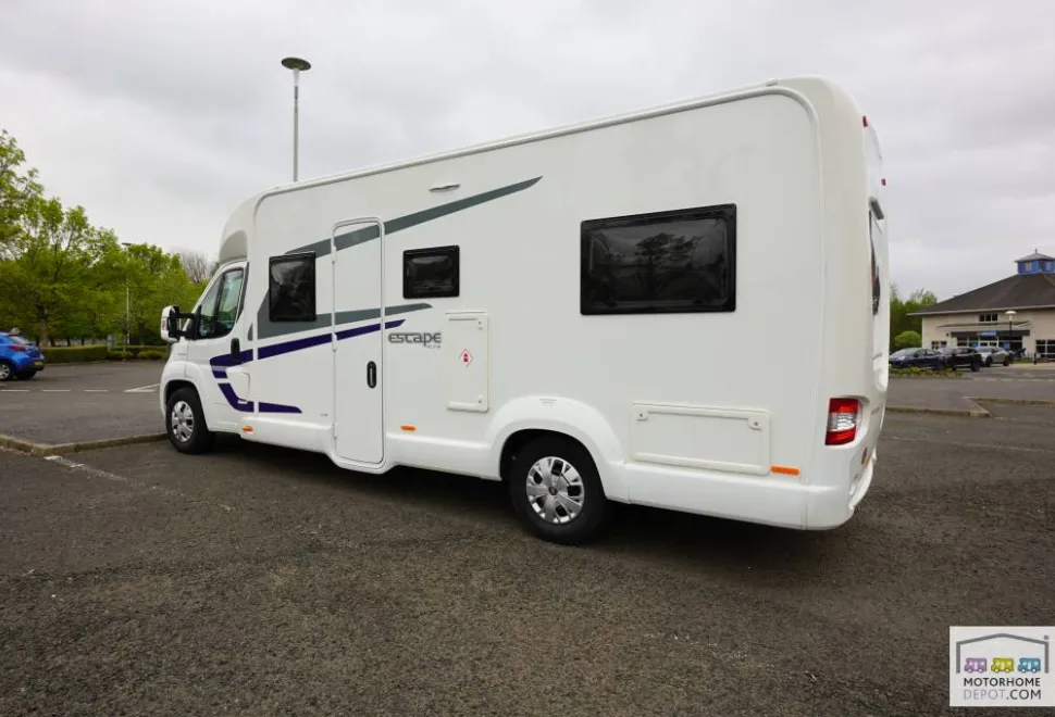 Swift Escape 674 2017