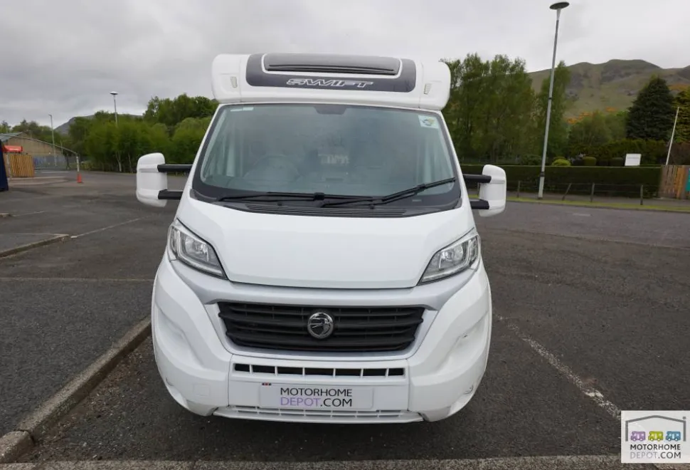 Swift Escape 674 2017