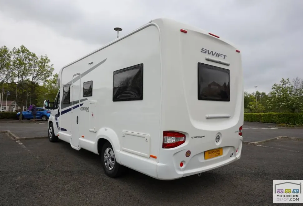 Swift Escape 674 2017