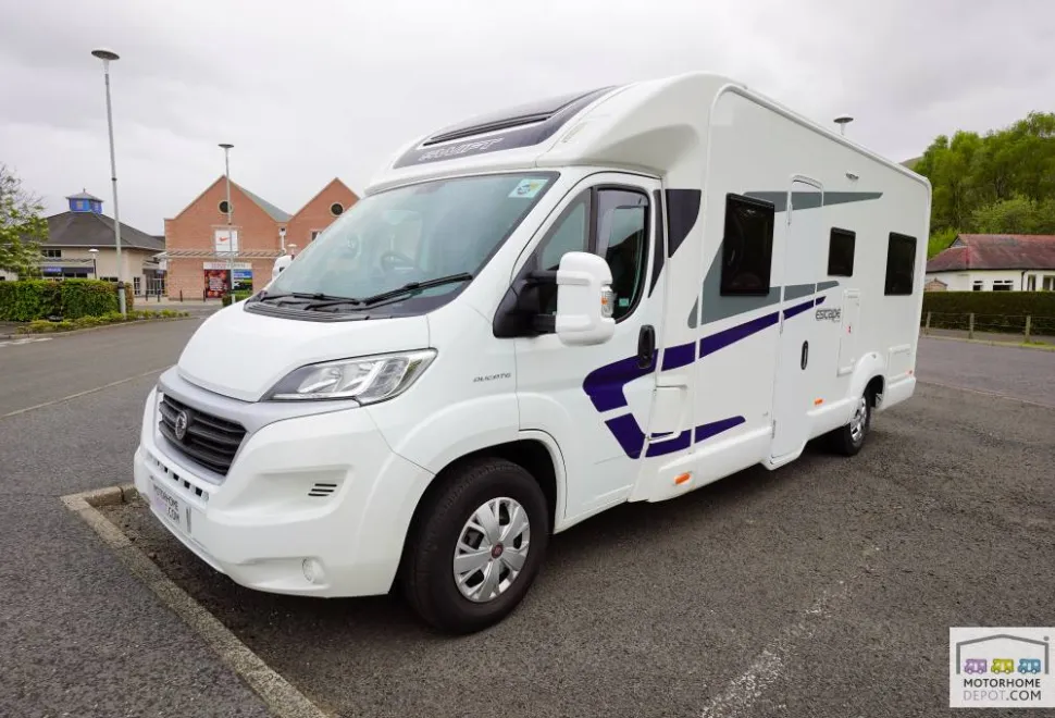 Swift Escape 674 2017