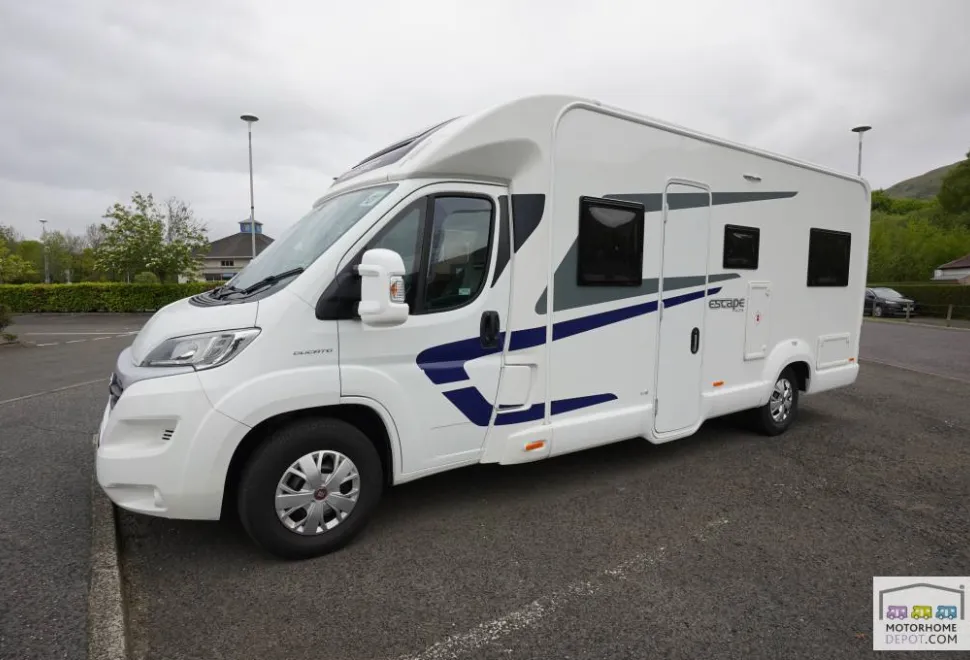 Swift Escape 674 2017