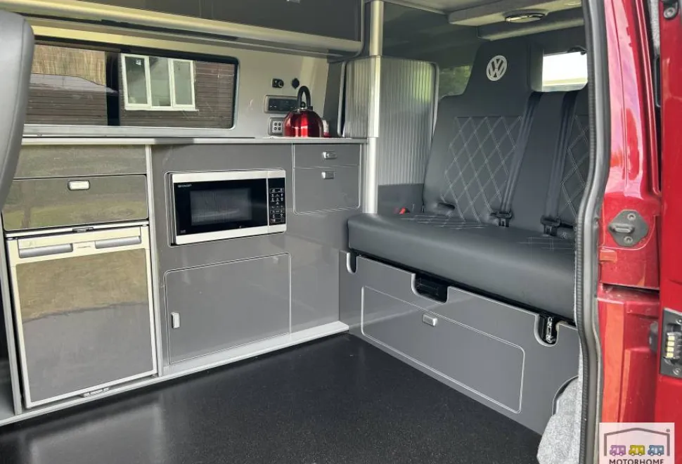 Volkswagen T6.1 Transporter Highline  2023