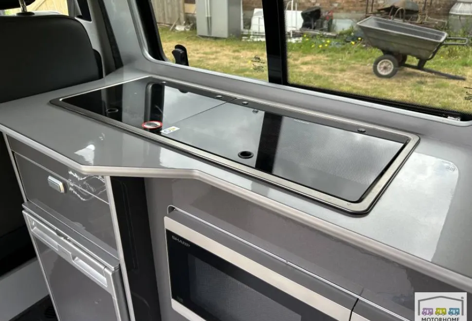 Volkswagen T6.1 Transporter Highline  2023