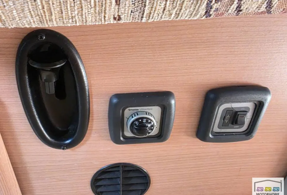 Auto-Sleepers Symbol  2006