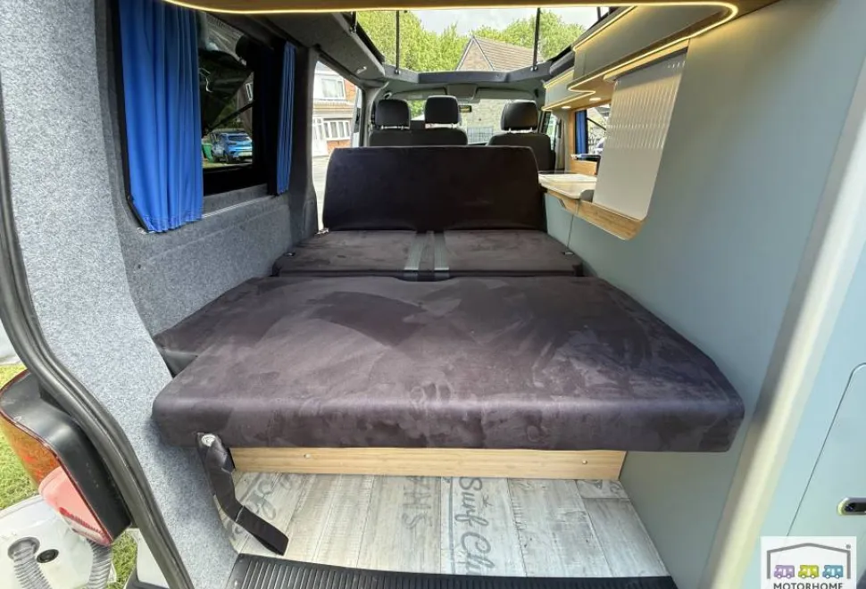 Volkswagen T6.1  2021