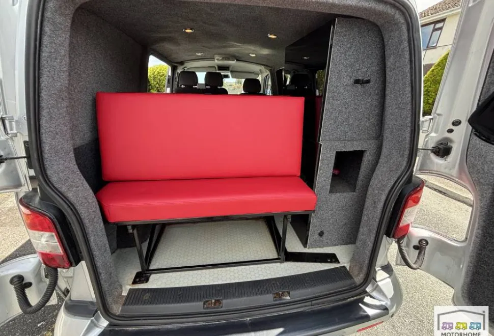 Volkswagen T5.1   2011