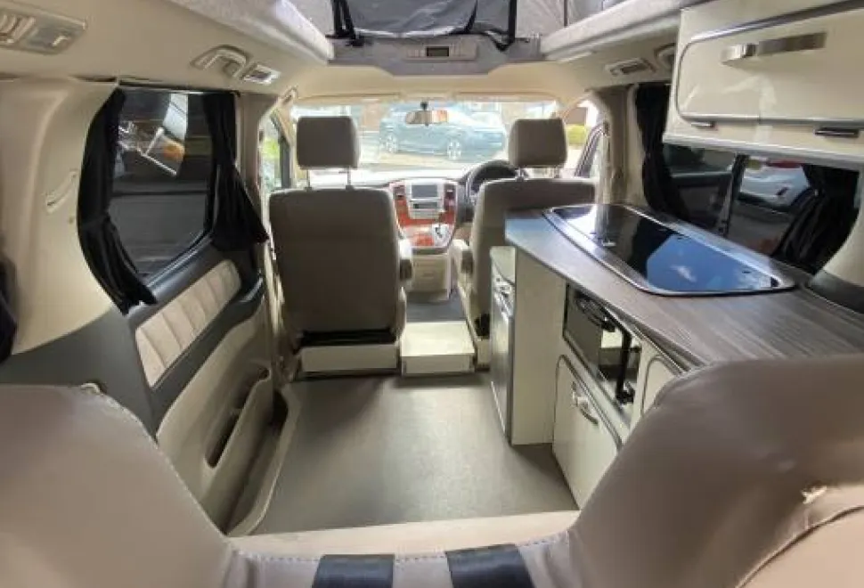 Toyota Alphard  2005