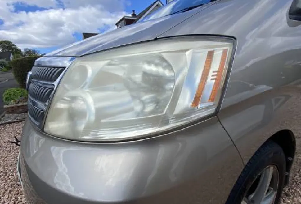 Toyota Alphard  2005