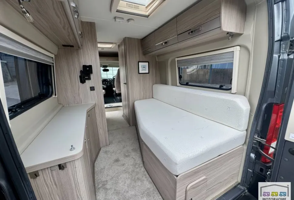 Elddis Supreme CV60 2021