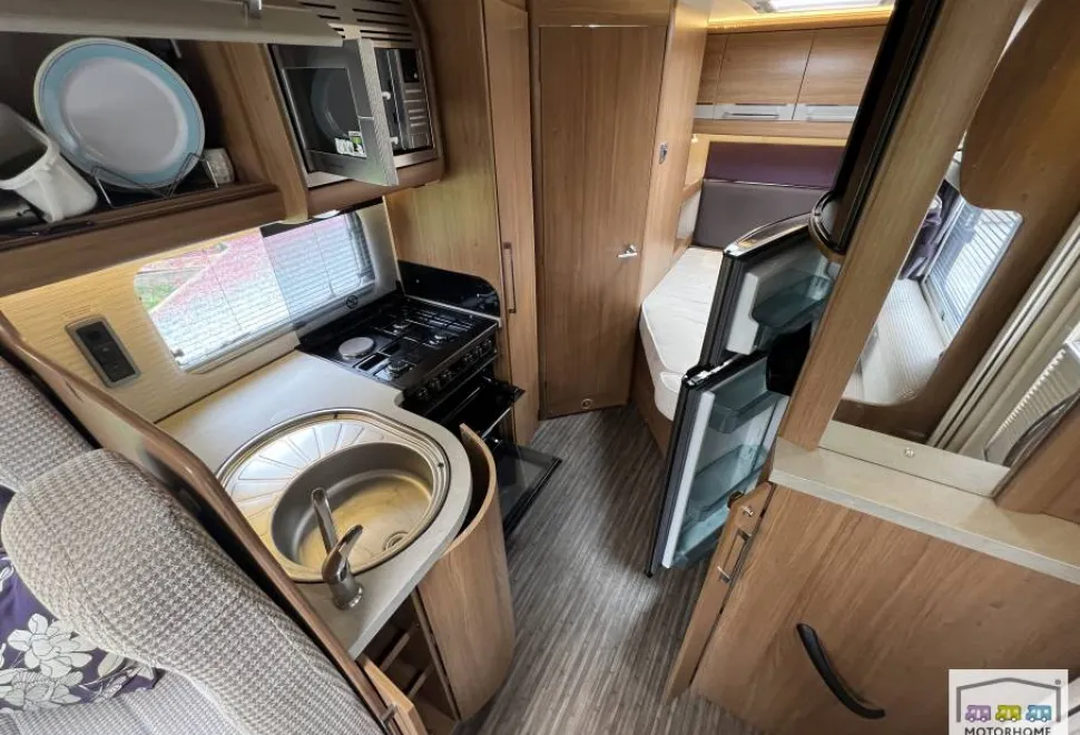 Auto-Trail Tracker FB 2014