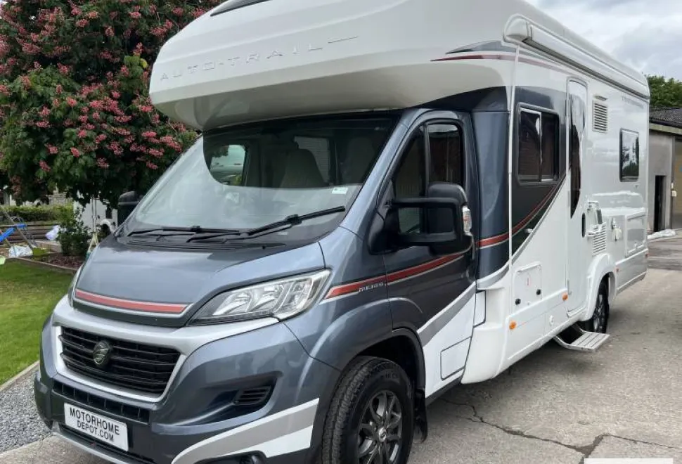 Auto-Trail Tracker FB 2014