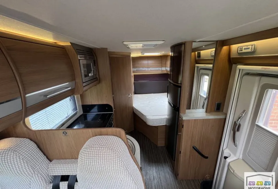 Auto-Trail Tracker FB 2014