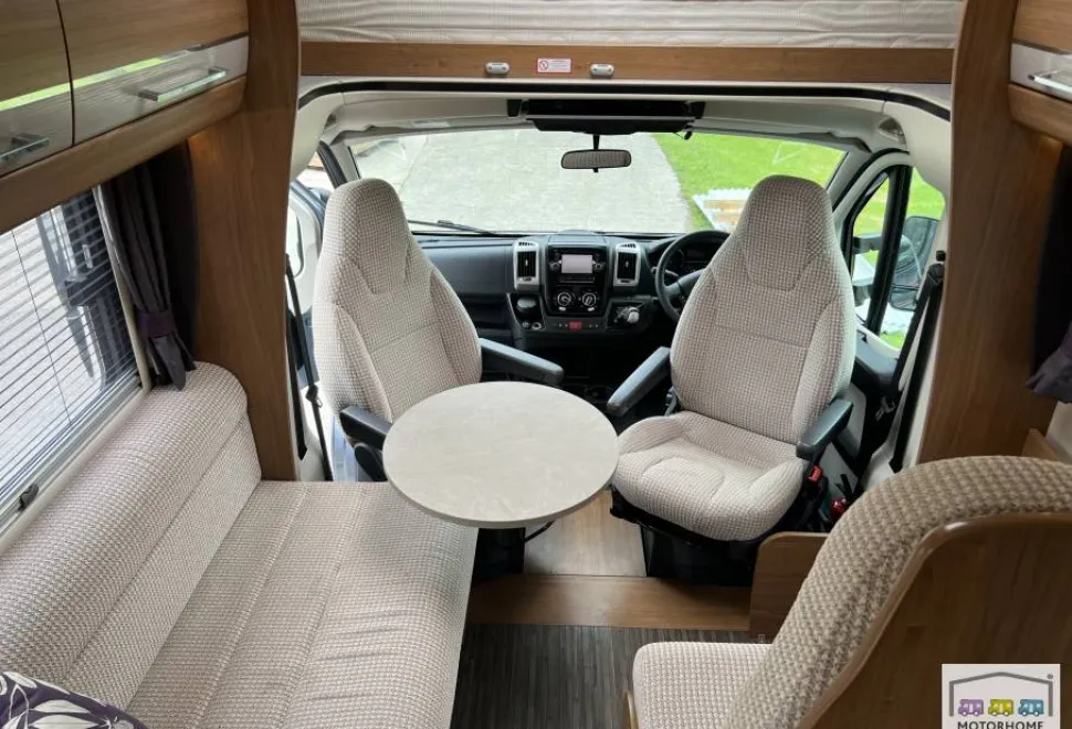 Auto-Trail Tracker FB 2014