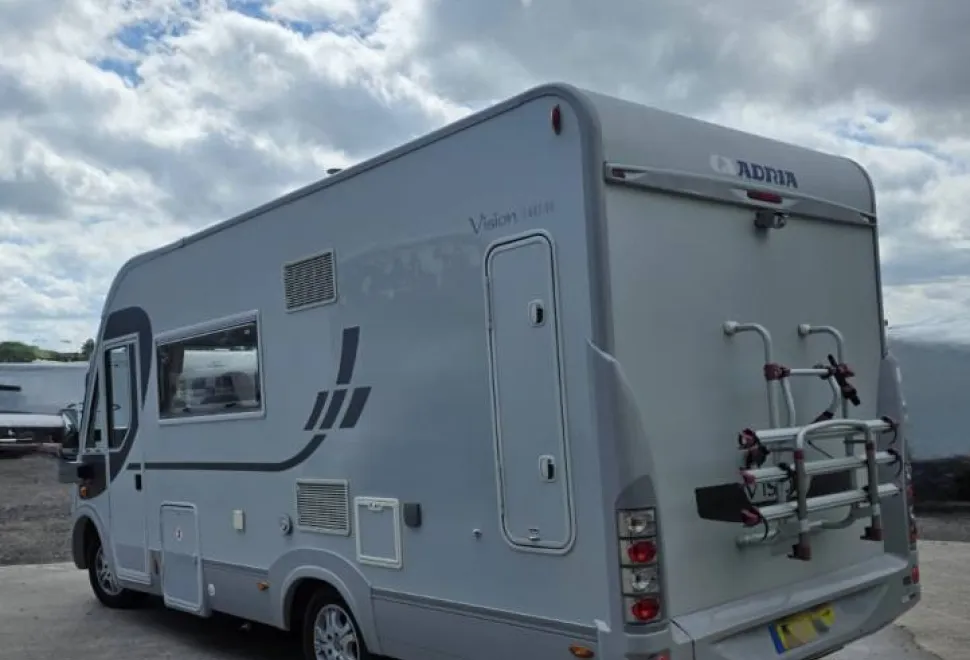 Adria Vision I647 SG 2010