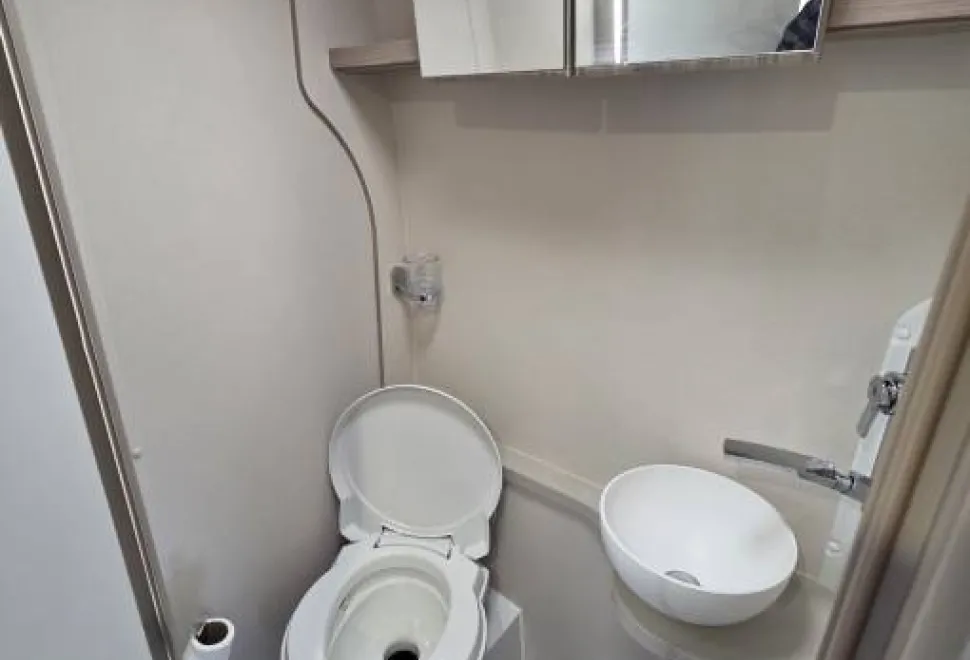 Elddis Autoquest  CV20 2023
