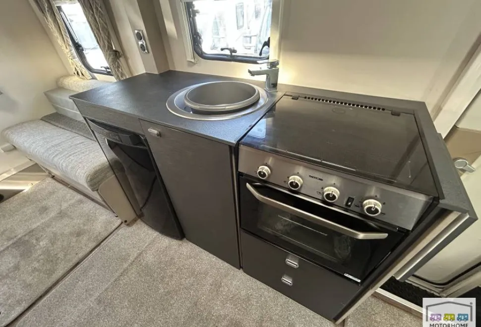 Swift Edge 486 2020