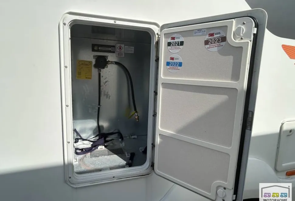 Swift Edge 486 2020