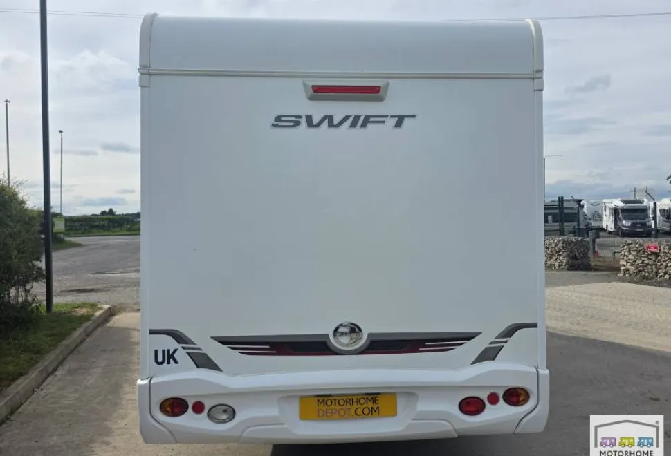 Swift Esprit 484 2015