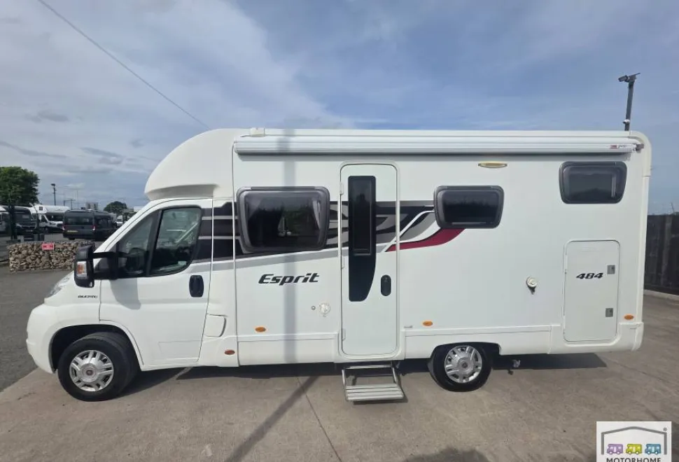 Swift Esprit 484 2015
