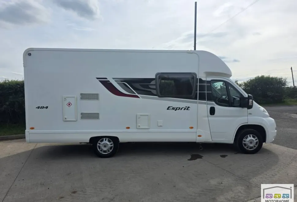 Swift Esprit 484 2015