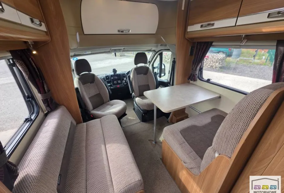 Swift Esprit 484 2015