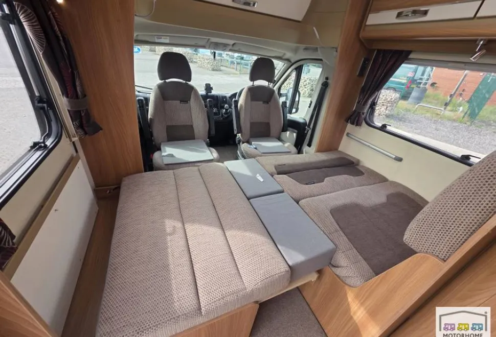 Swift Esprit 484 2015